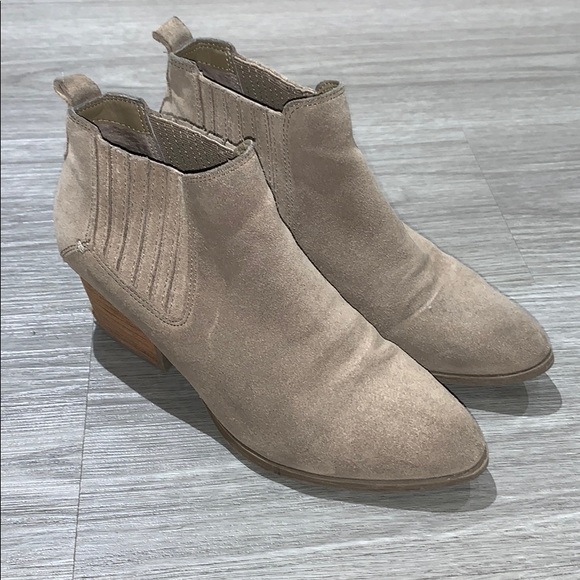 Light tan suede booties - Picture 1 of 2